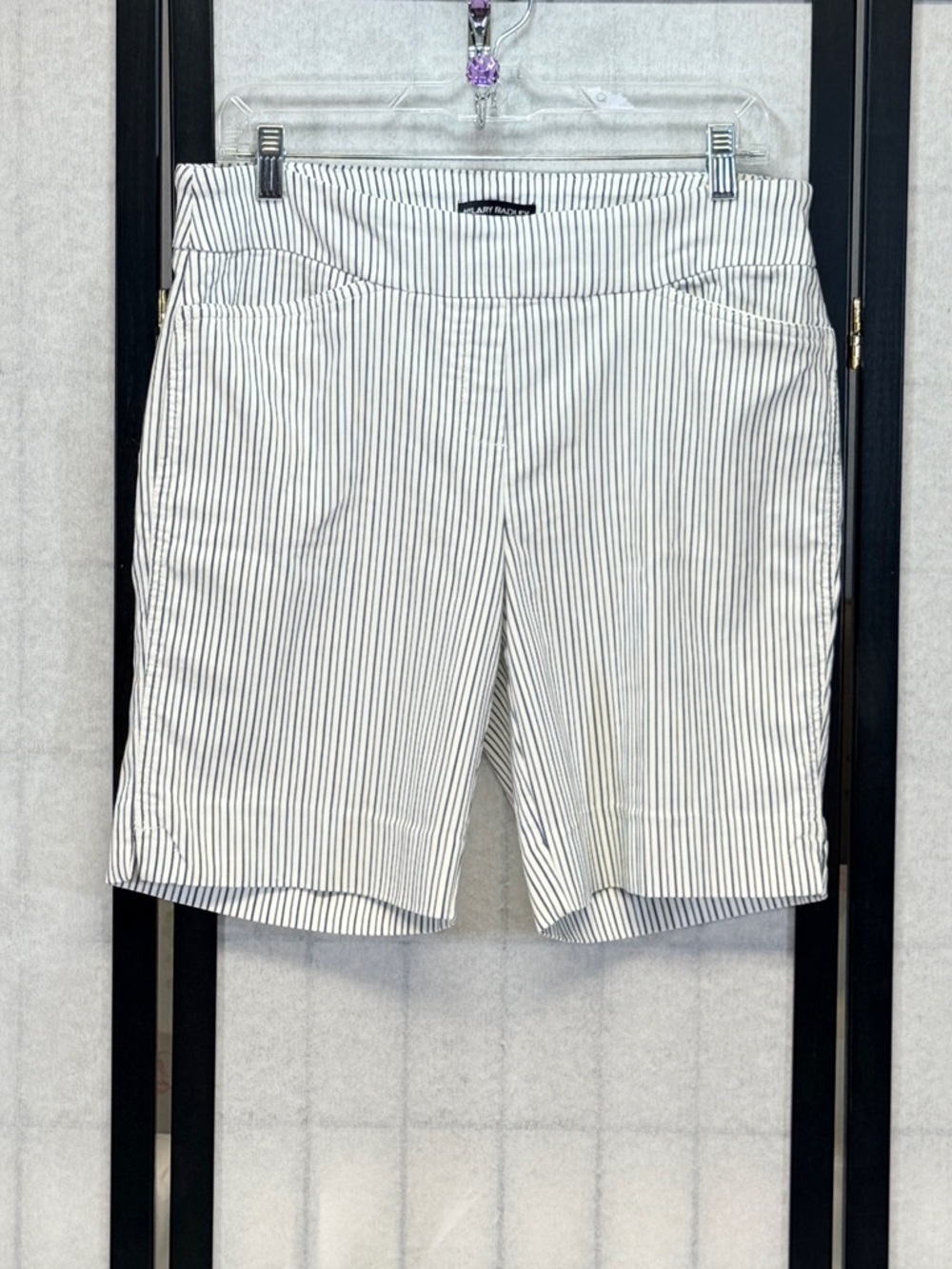 Hilary Radley Pinstripe Pull On Bermuda Shorts L Stretch White Blue